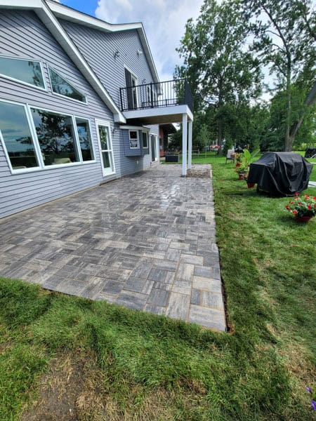 paver patio landscaping